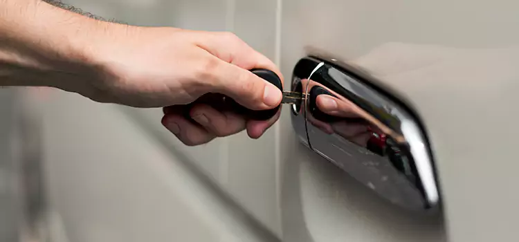 Why Choose Our Auto Locksmith Team in Englewood, CO?